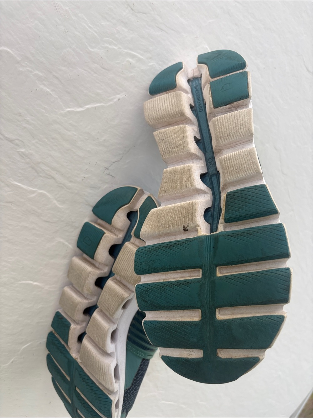 On Running Teal and Dark Blue Cloud Running Shoes - Picture 8 of 9